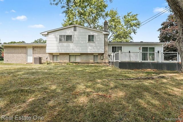 6639 Tamerlane Drive, West Bloomfield, MI 48322