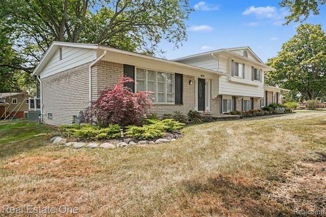 6639 Tamerlane Drive, West Bloomfield, MI 48322