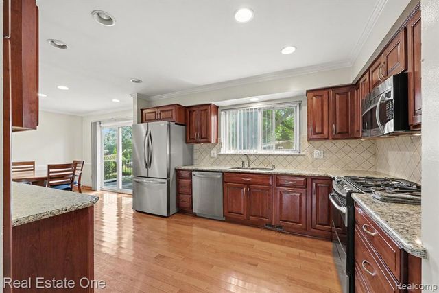 6639 Tamerlane Drive, West Bloomfield, MI 48322