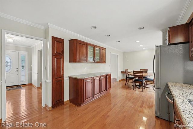 6639 Tamerlane Drive, West Bloomfield, MI 48322