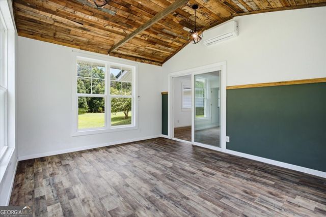 330 Sandy Lake Circle, Fayetteville, GA 30214