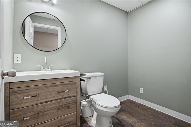 330 Sandy Lake Circle, Fayetteville, GA 30214