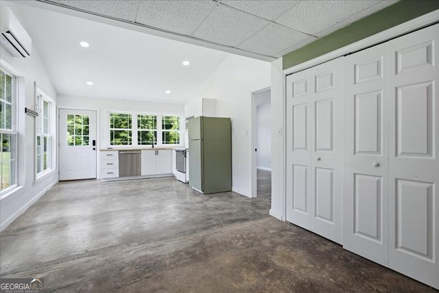 330 Sandy Lake Circle, Fayetteville, GA 30214