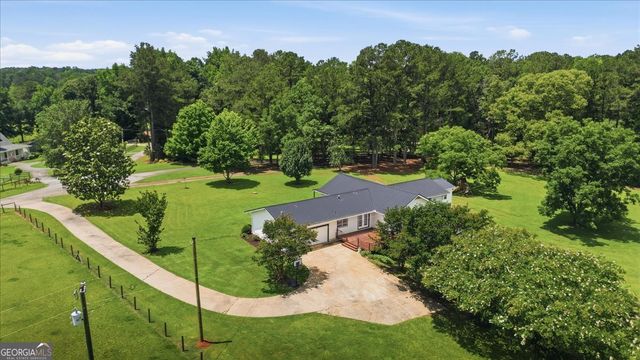 330 Sandy Lake Circle, Fayetteville, GA 30214