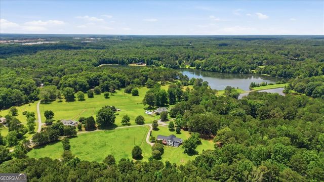 330 Sandy Lake Circle, Fayetteville, GA 30214