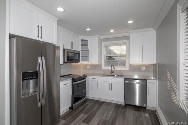 75 Lamplighter Lane 5B, Massapequa, NY 11758