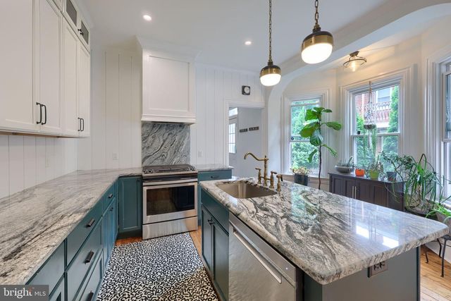 545 W ORANGE ST, Lancaster, PA 17603