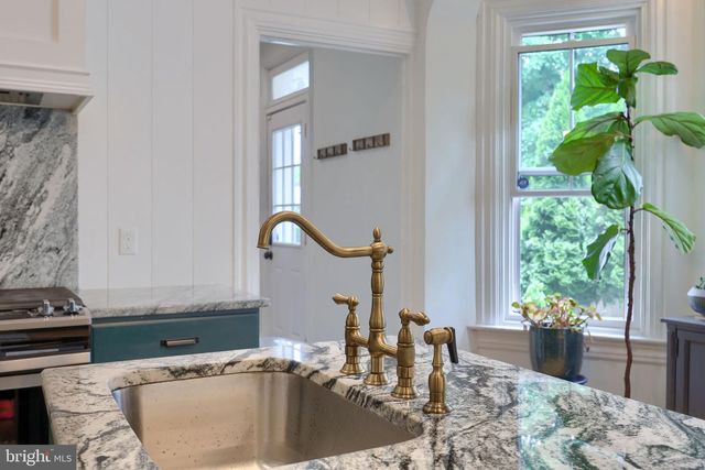 545 W ORANGE ST, Lancaster, PA 17603