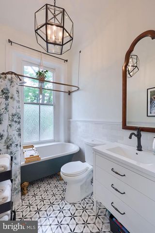 545 W ORANGE ST, Lancaster, PA 17603