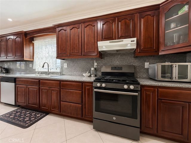 18437 Newman Avenue, Riverside, CA 92508