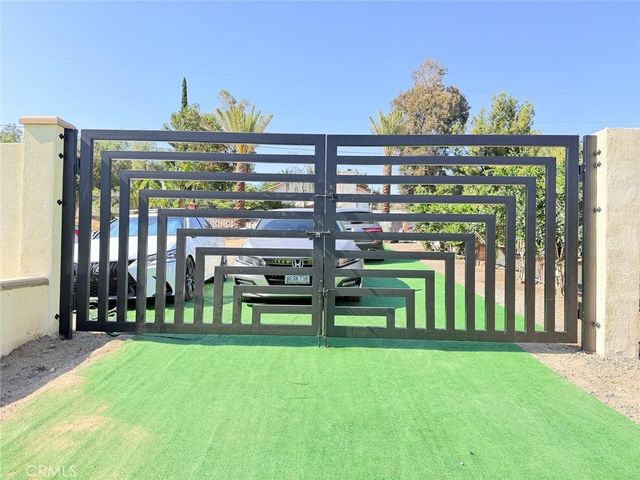 18437 Newman Avenue, Riverside, CA 92508