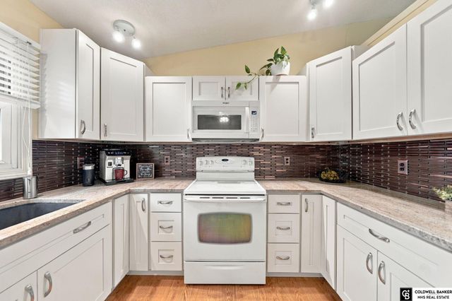 2121 W Sandpiper Lane, Lincoln, NE 68528