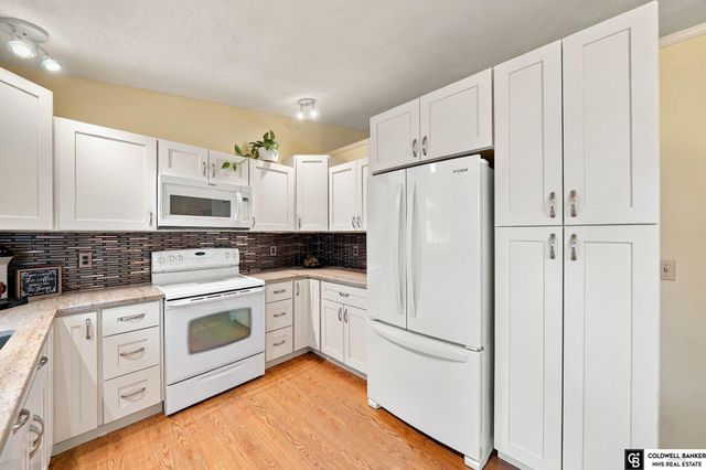 2121 W Sandpiper Lane, Lincoln, NE 68528