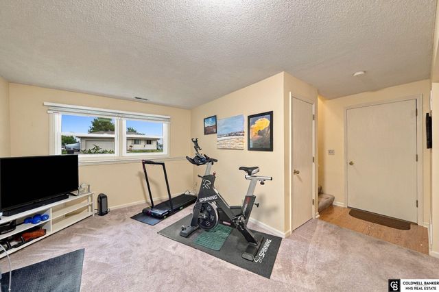 2121 W Sandpiper Lane, Lincoln, NE 68528