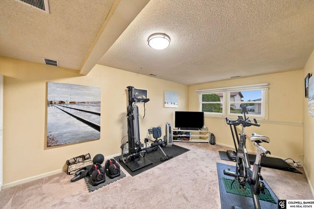 2121 W Sandpiper Lane, Lincoln, NE 68528