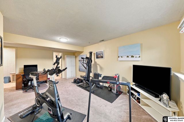 2121 W Sandpiper Lane, Lincoln, NE 68528