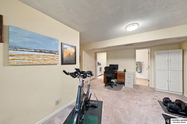 2121 W Sandpiper Lane, Lincoln, NE 68528