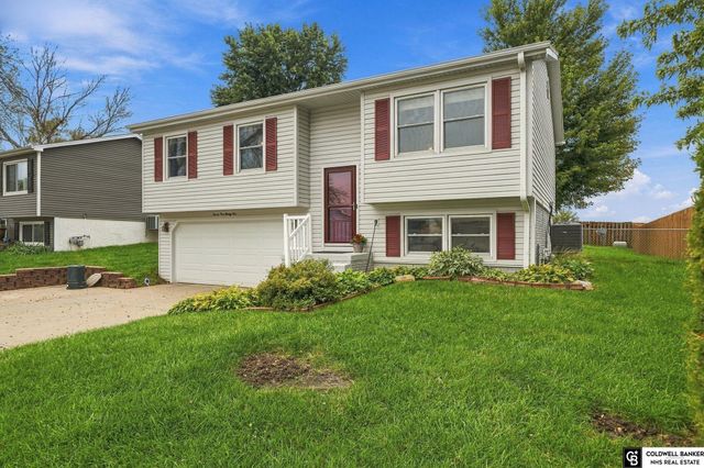 2121 W Sandpiper Lane, Lincoln, NE 68528