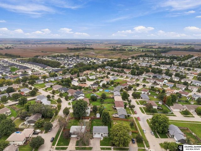 2121 W Sandpiper Lane, Lincoln, NE 68528