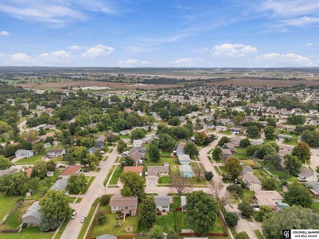 2121 W Sandpiper Lane, Lincoln, NE 68528