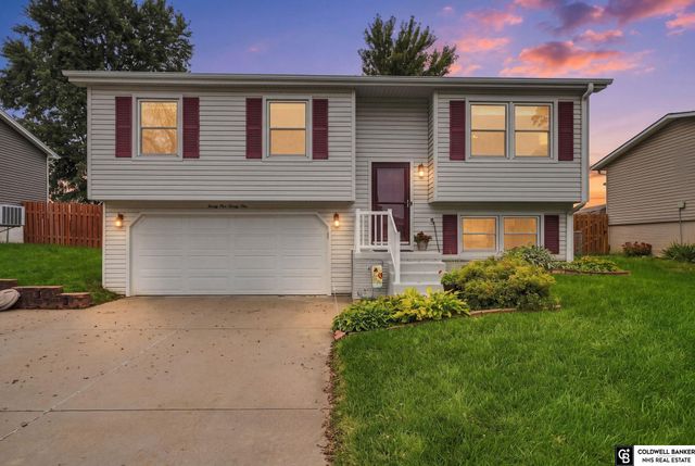 2121 W Sandpiper Lane, Lincoln, NE 68528