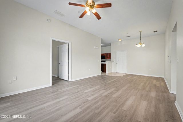 5050 PLAYPEN Drive 8, Jacksonville, FL 32210