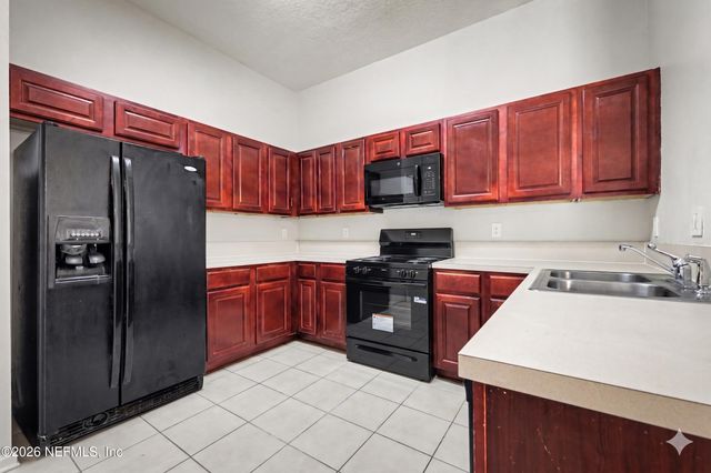 5050 PLAYPEN Drive 8, Jacksonville, FL 32210