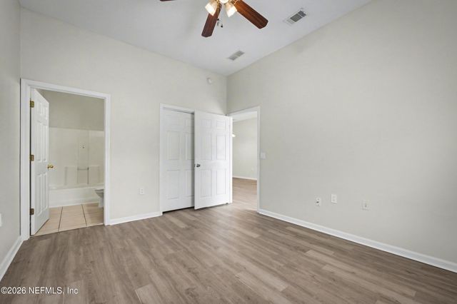 5050 PLAYPEN Drive 8, Jacksonville, FL 32210