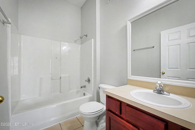 5050 PLAYPEN Drive 8, Jacksonville, FL 32210