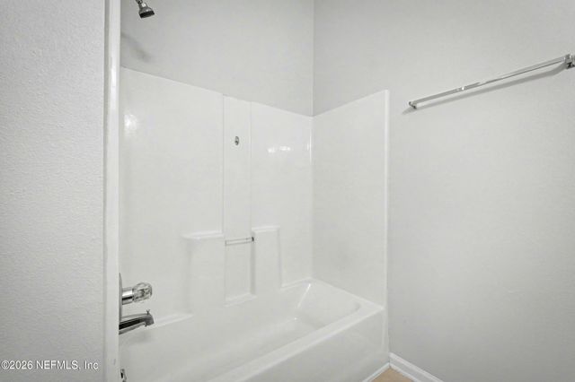 5050 PLAYPEN Drive 8, Jacksonville, FL 32210