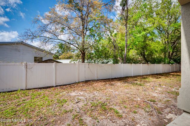 5050 PLAYPEN Drive 8, Jacksonville, FL 32210