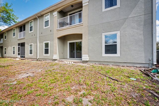 5050 PLAYPEN Drive 8, Jacksonville, FL 32210