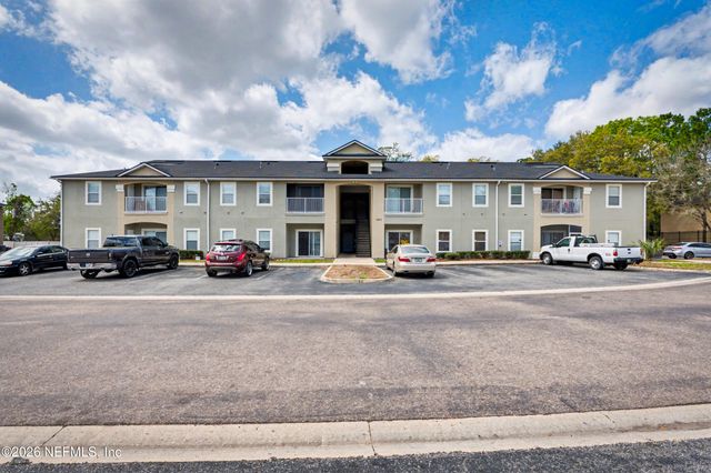 5050 PLAYPEN Drive 8, Jacksonville, FL 32210