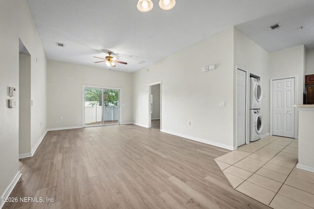 5050 PLAYPEN Drive 8, Jacksonville, FL 32210