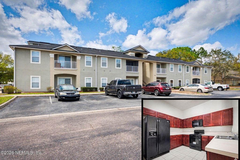 5050 PLAYPEN Drive 8, Jacksonville, FL 32210