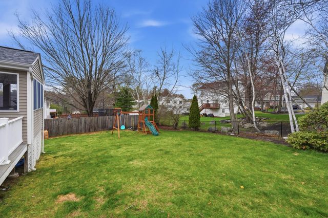 15 Taschereau Boulevard, Nashua, NH 03062