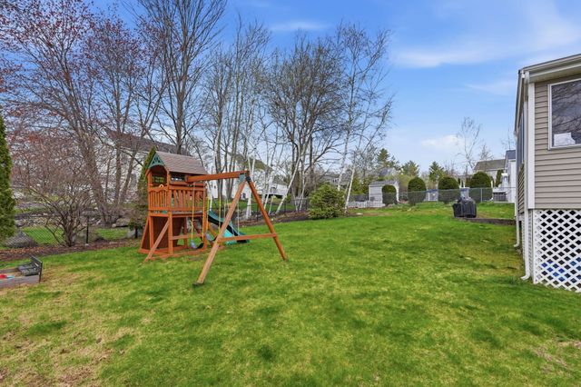 15 Taschereau Boulevard, Nashua, NH 03062