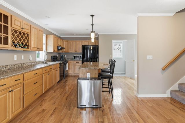 15 Taschereau Boulevard, Nashua, NH 03062