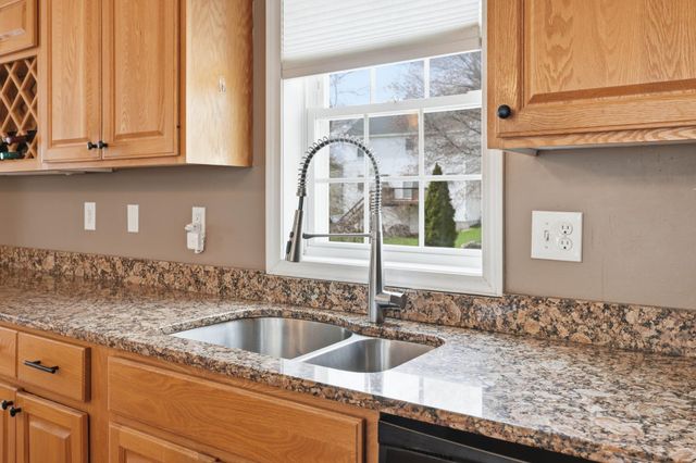 15 Taschereau Boulevard, Nashua, NH 03062
