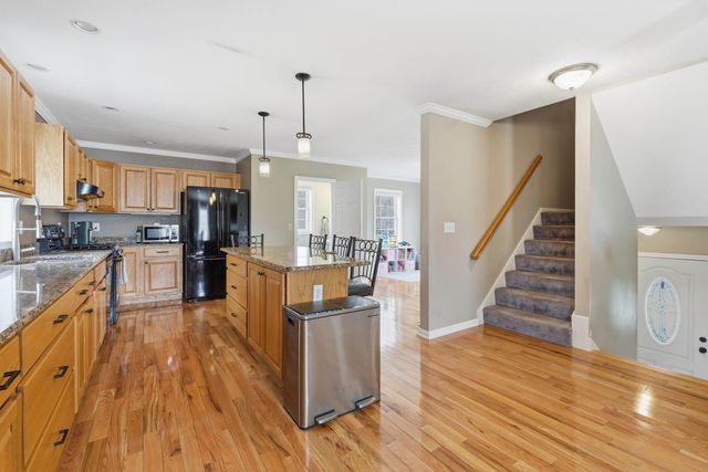 15 Taschereau Boulevard, Nashua, NH 03062
