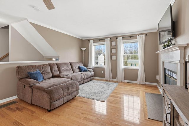 15 Taschereau Boulevard, Nashua, NH 03062