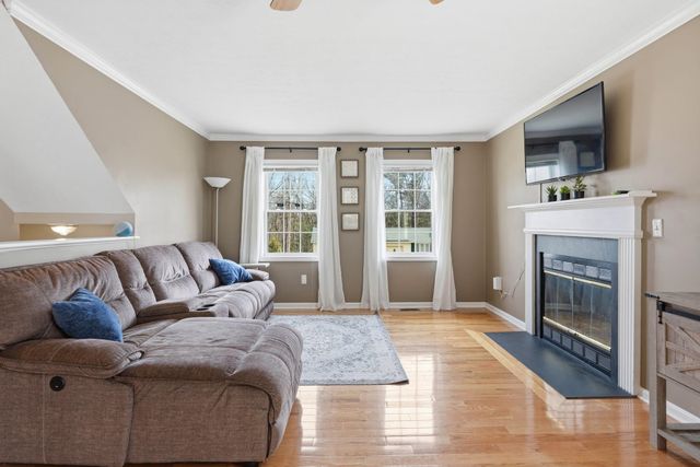 15 Taschereau Boulevard, Nashua, NH 03062