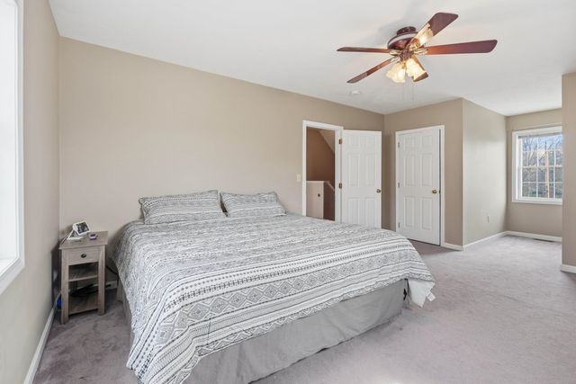 15 Taschereau Boulevard, Nashua, NH 03062
