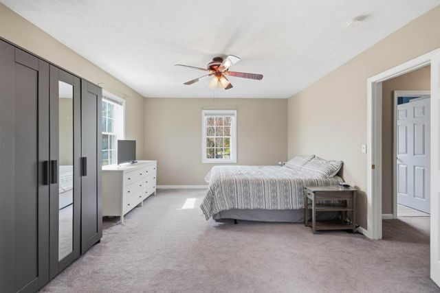 15 Taschereau Boulevard, Nashua, NH 03062