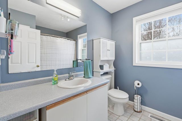 15 Taschereau Boulevard, Nashua, NH 03062
