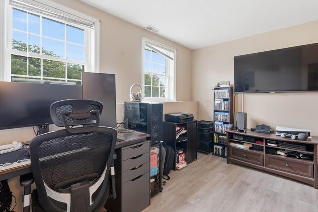 15 Taschereau Boulevard, Nashua, NH 03062