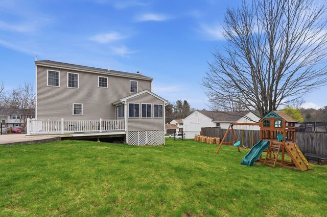 15 Taschereau Boulevard, Nashua, NH 03062
