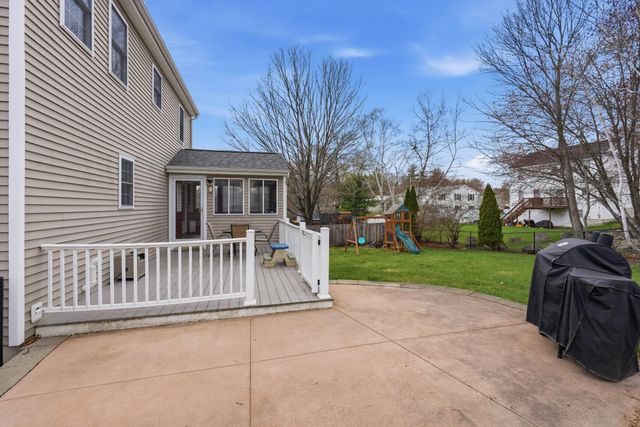 15 Taschereau Boulevard, Nashua, NH 03062