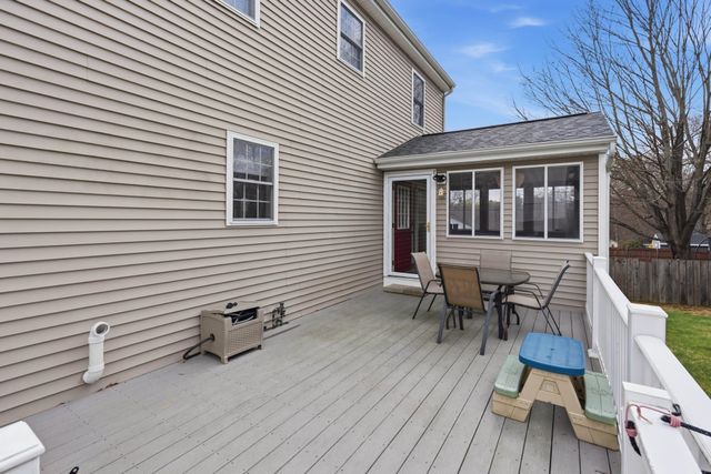 15 Taschereau Boulevard, Nashua, NH 03062