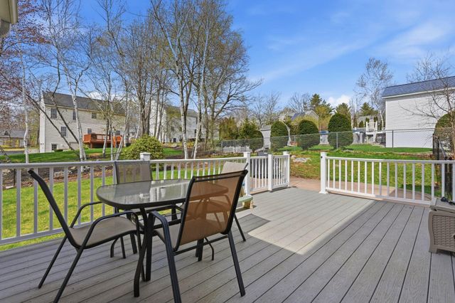 15 Taschereau Boulevard, Nashua, NH 03062